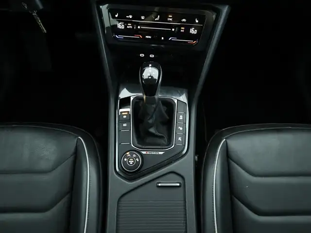 Volkswagen Tiguan view 13
