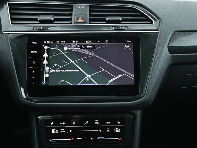 Volkswagen Tiguan view 12