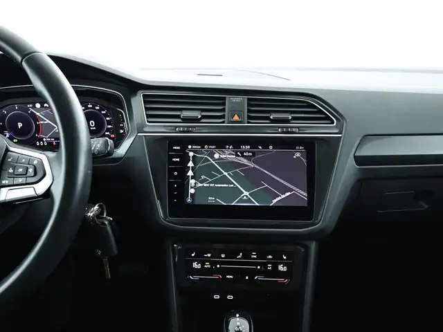 Volkswagen Tiguan view 11