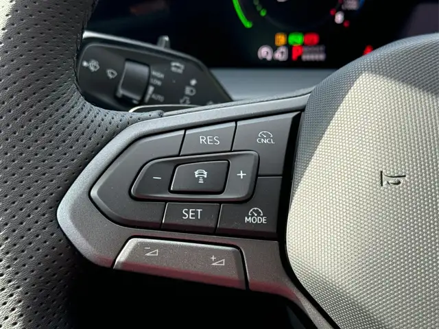 Volkswagen Tayron R-Line Edition Plus PLUG-IN+PANO+AHK+EL.HECKKL.... Ansicht 26