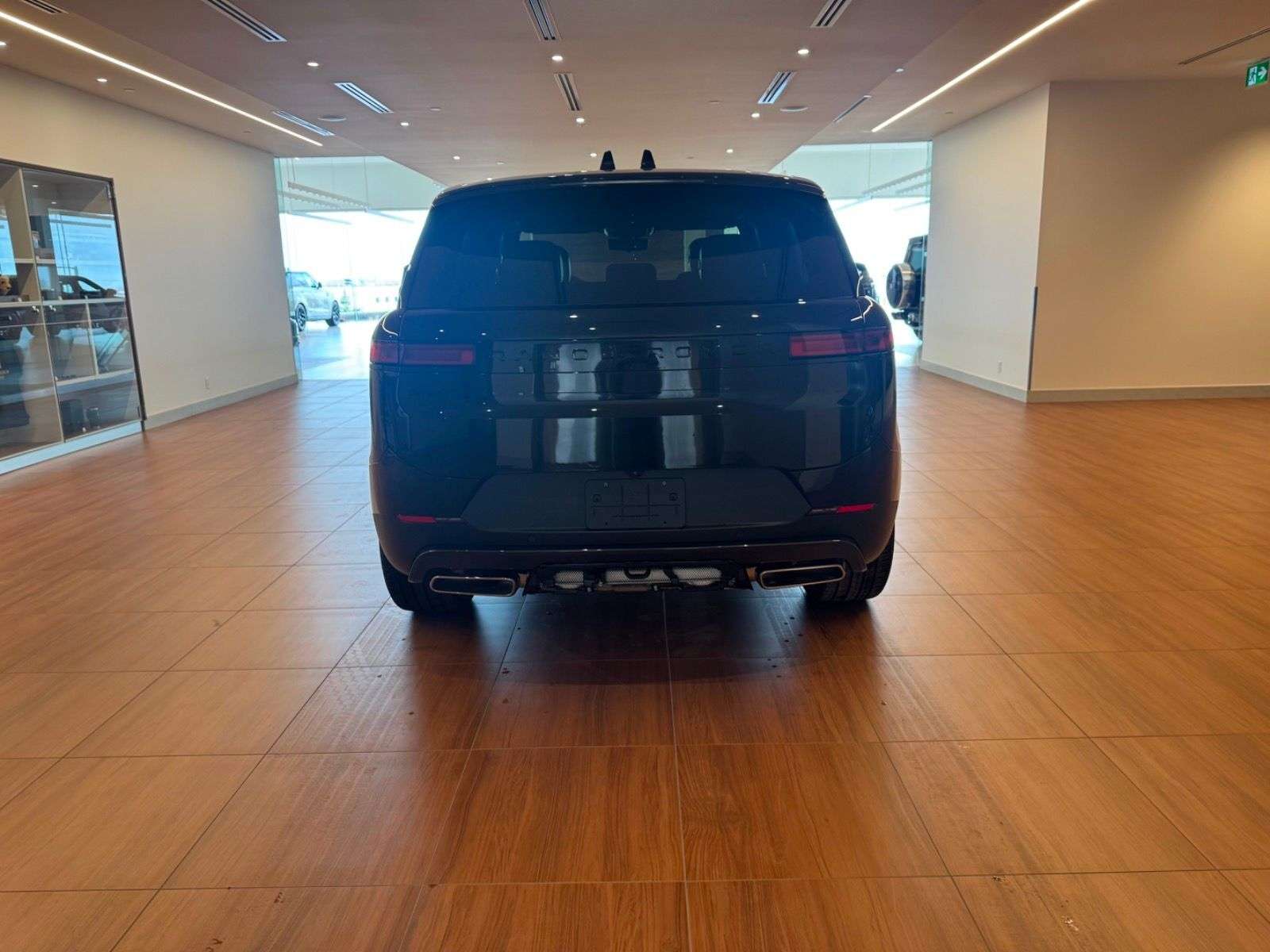 2026 Land Rover Range Rover Sport CALL 403-910-7881 OR 587-355-2339 FOR IMMEDIATE RE thumb 11