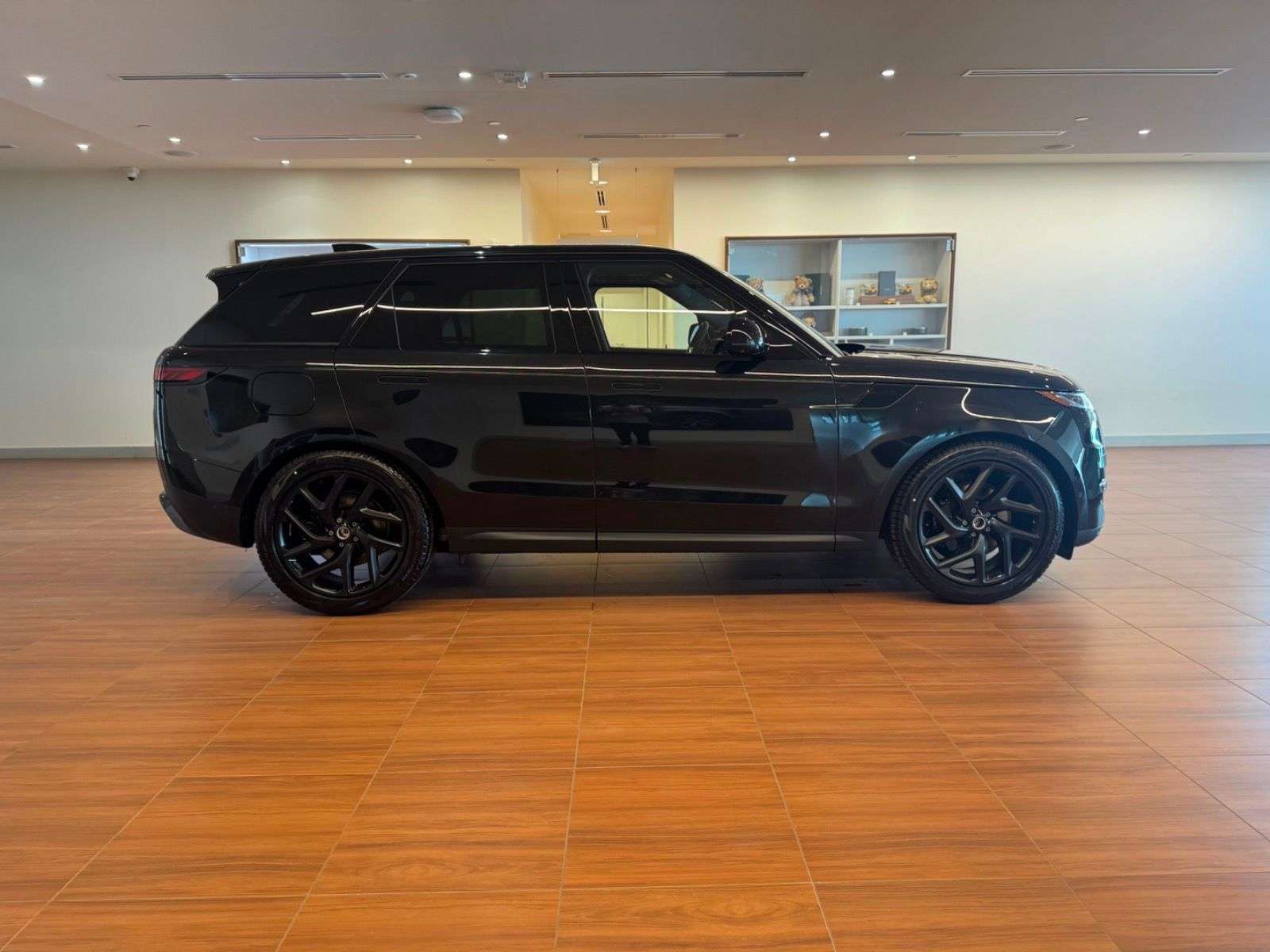 2026 Land Rover Range Rover Sport CALL 403-910-7881 OR 587-355-2339 FOR IMMEDIATE RE thumb 15