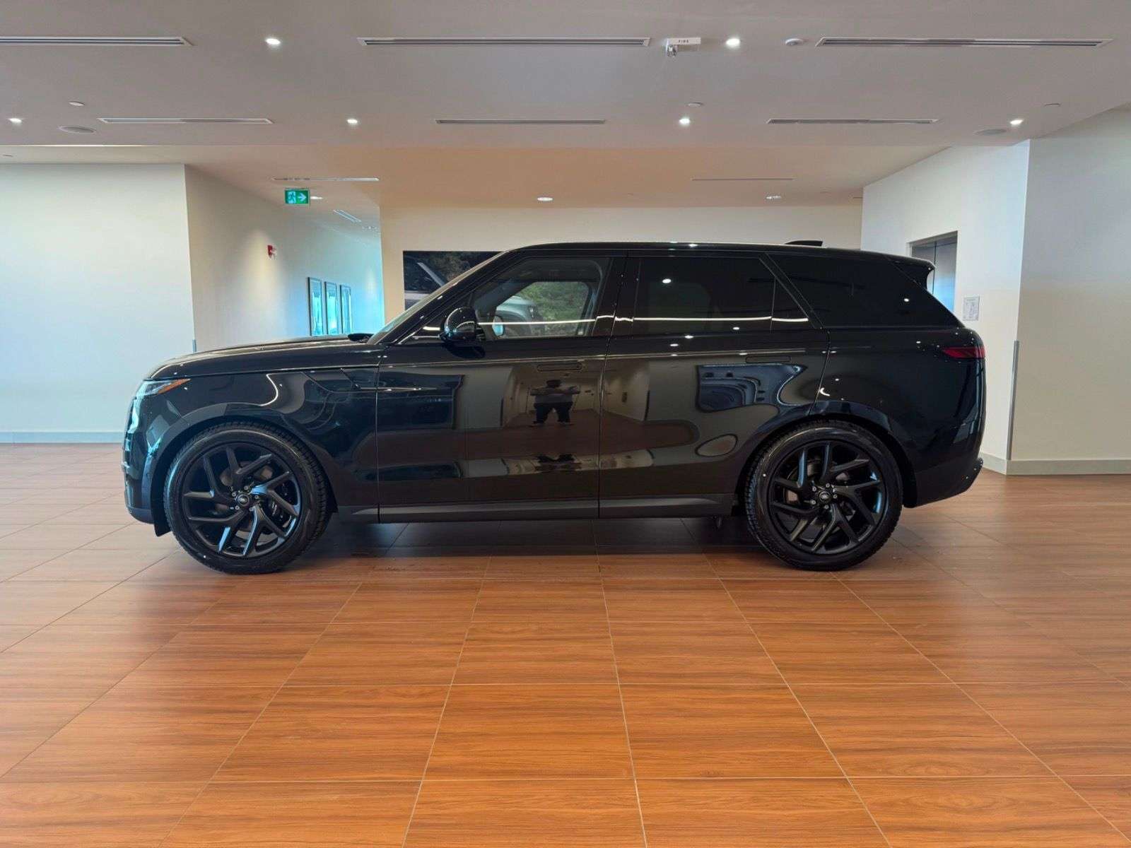 2026 Land Rover Range Rover Sport CALL 403-910-7881 OR 587-355-2339 FOR IMMEDIATE RE thumb 7