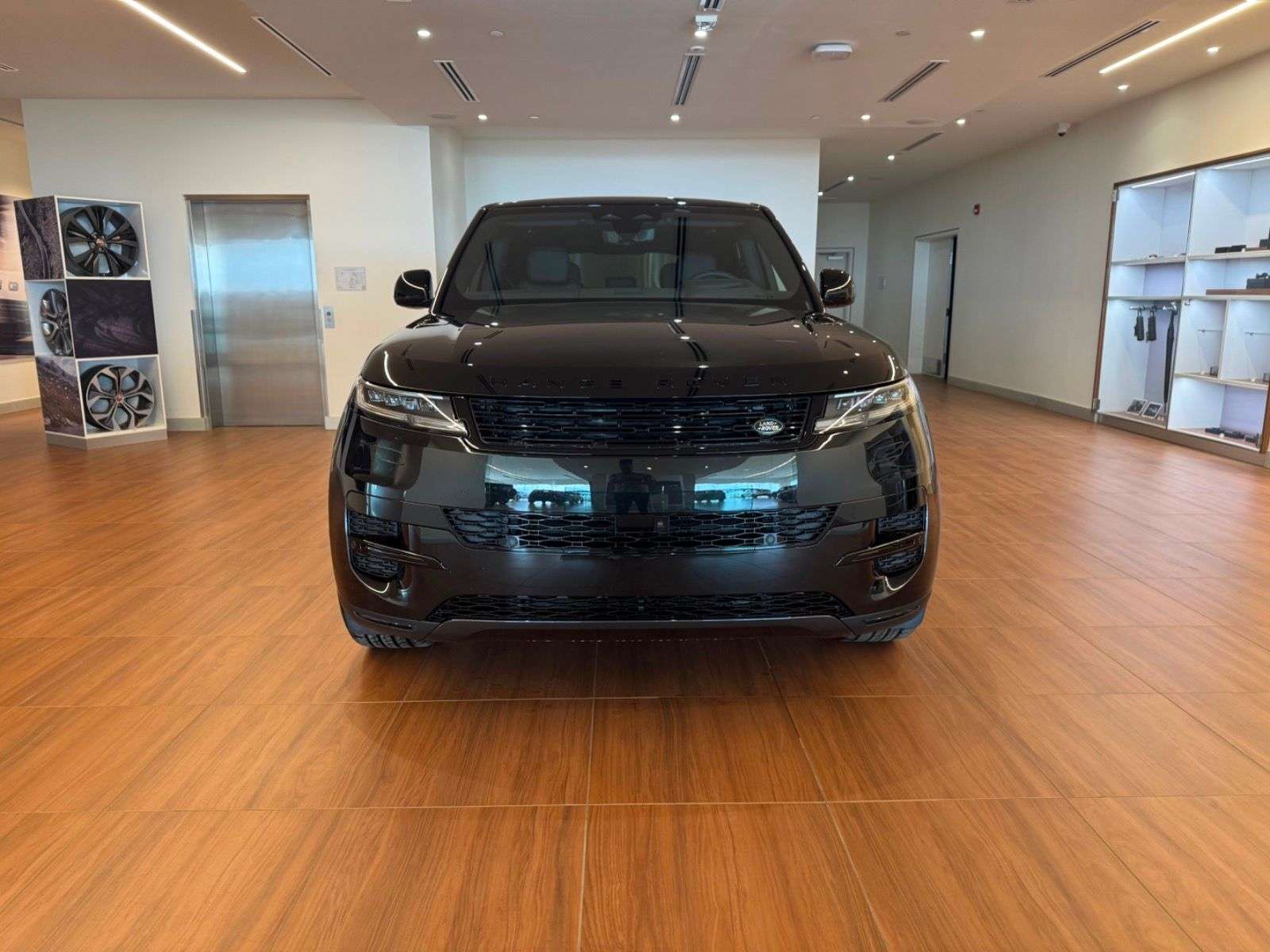 2026 Land Rover Range Rover Sport CALL 403-910-7881 OR 587-355-2339 FOR IMMEDIATE RE alt 3