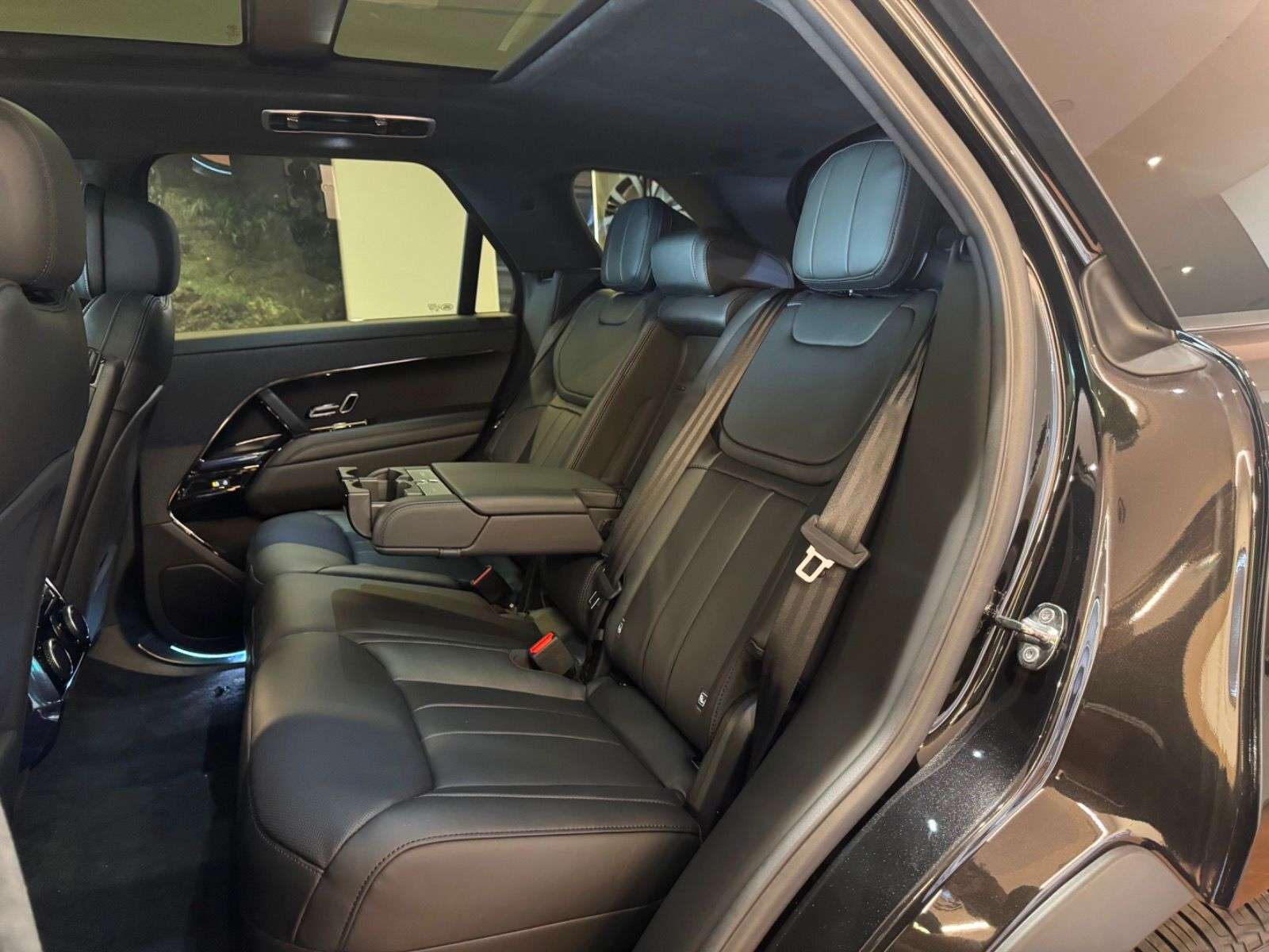 2026 Land Rover Range Rover Sport CALL 403-910-7881 OR 587-355-2339 FOR IMMEDIATE RE thumb 18