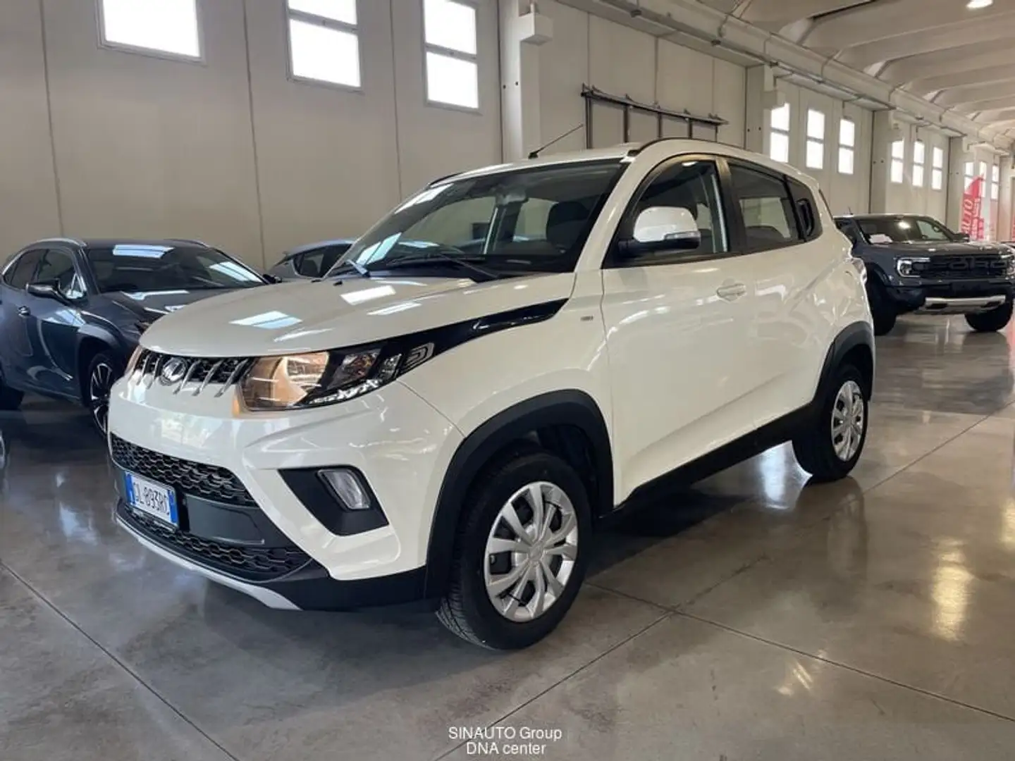 Mahindra KUV100 1.2 VVT K6+ - 1