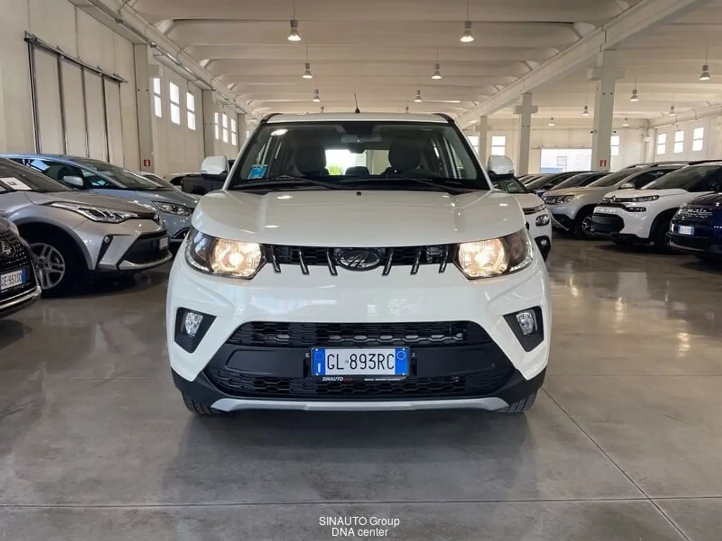 Mahindra KUV100 1.2 VVT K6+ - 2