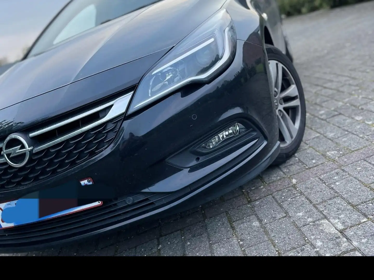 Opel Astra 1.4 Turbo Innovation Start/Stop Noir - 1