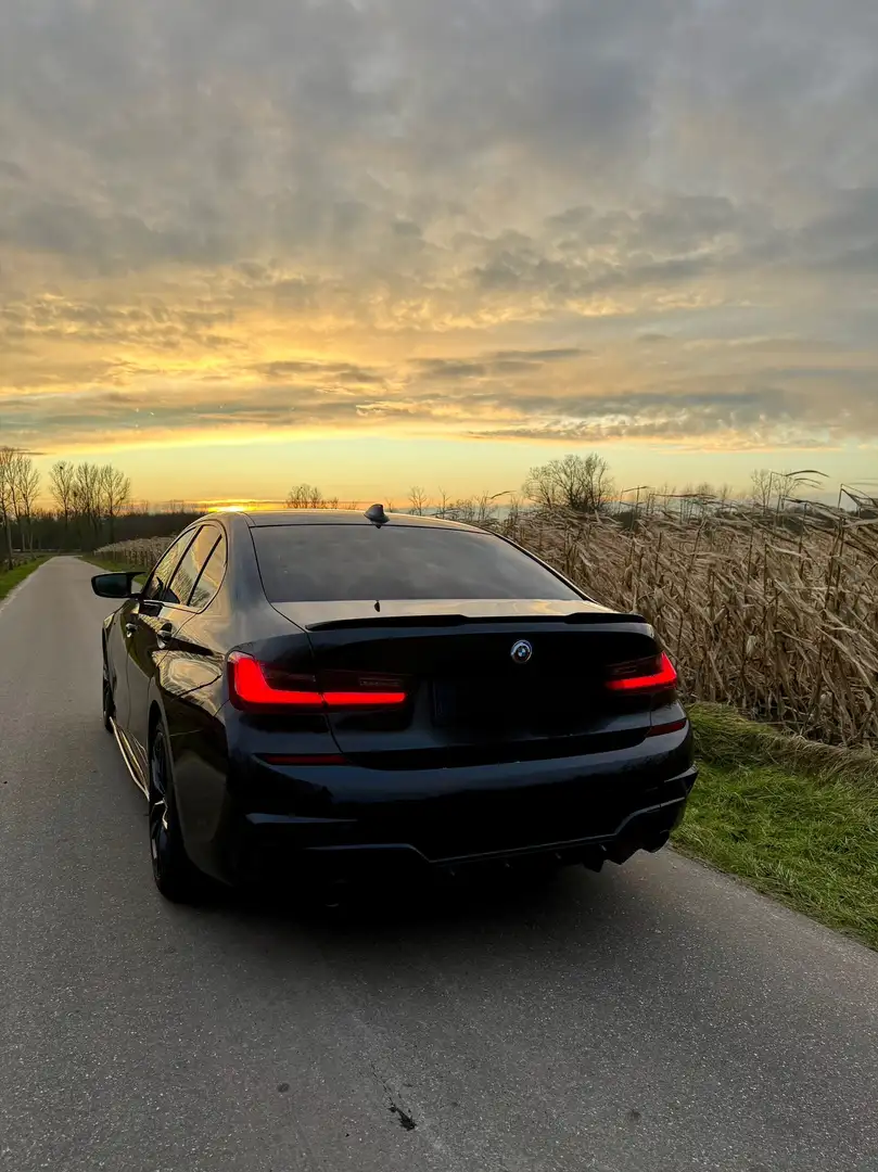 BMW 320 320d M Sport - 2