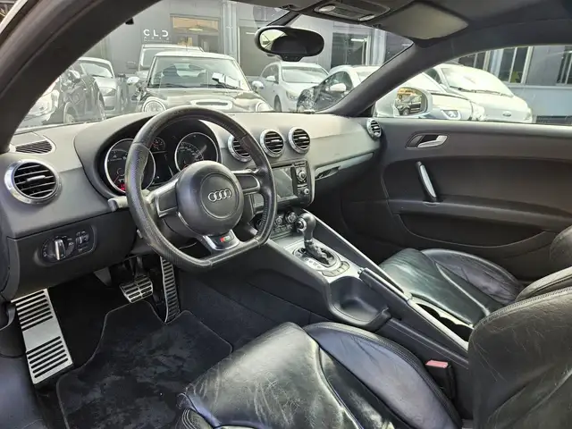 Audi TT view 7