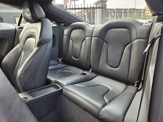 Audi TT view 11