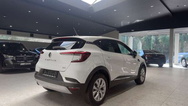 Renault Captur — photo 6