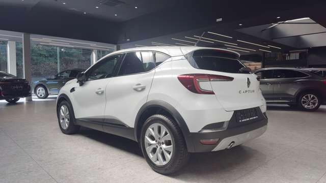 Renault Captur — photo 8