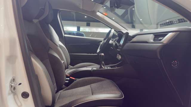 Renault Captur — photo 13