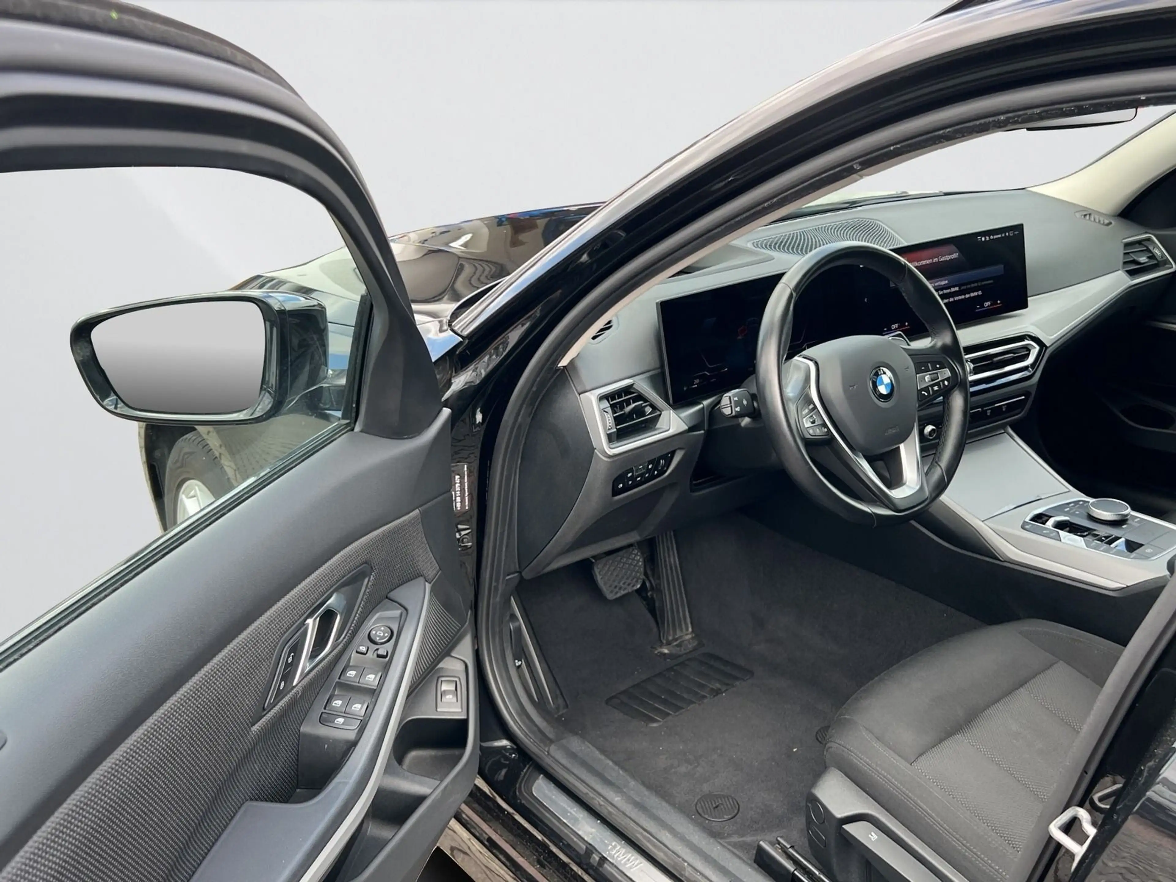 BMW 318 i Touring HEAD-UP*KAMERA*LIVE COCKPIT+*LED* — photo 8