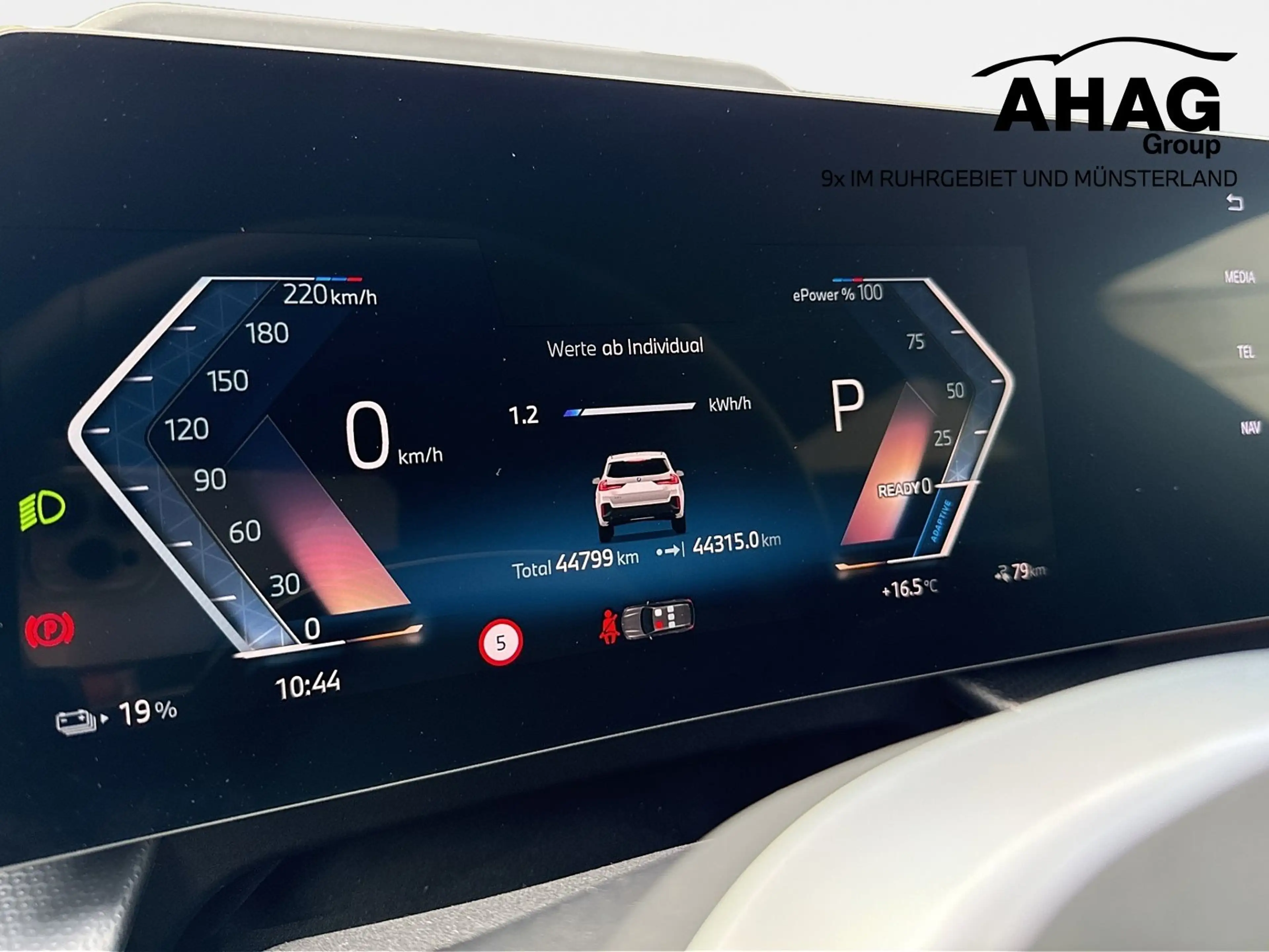 BMW iX1 xDrive30 M Sport Pro Head-Up 360° adapt.Fahrwerk L — photo 11