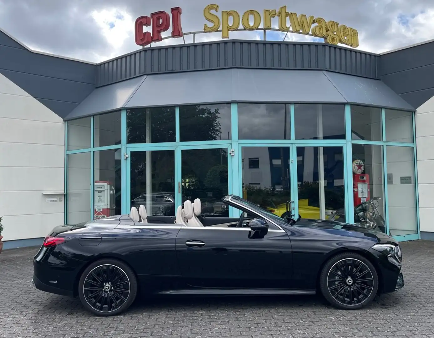 Mercedes-Benz CLE 200 4MATIC mit AMG Paket Negru - 2
