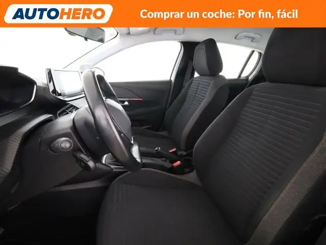 Peugeot 208 view 11