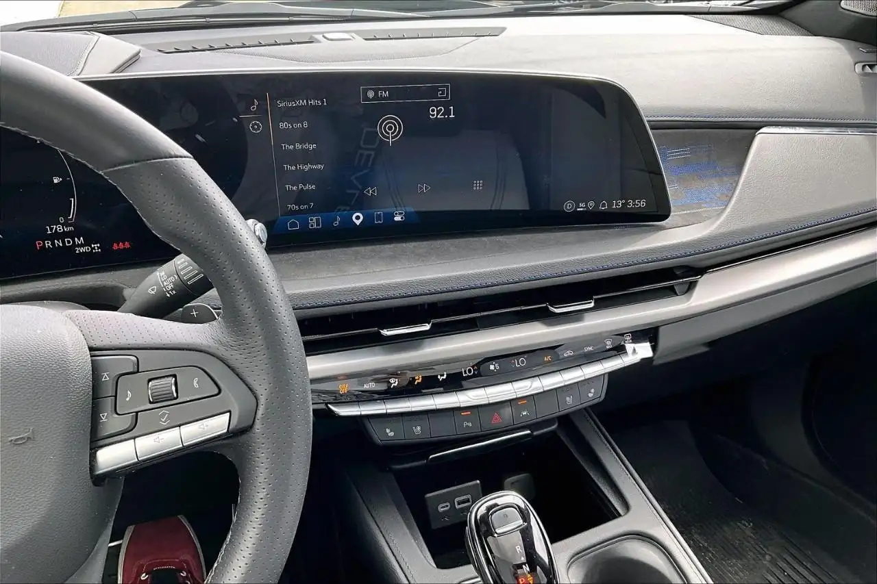 Cadillac XT4 снимка Cadillac XT4