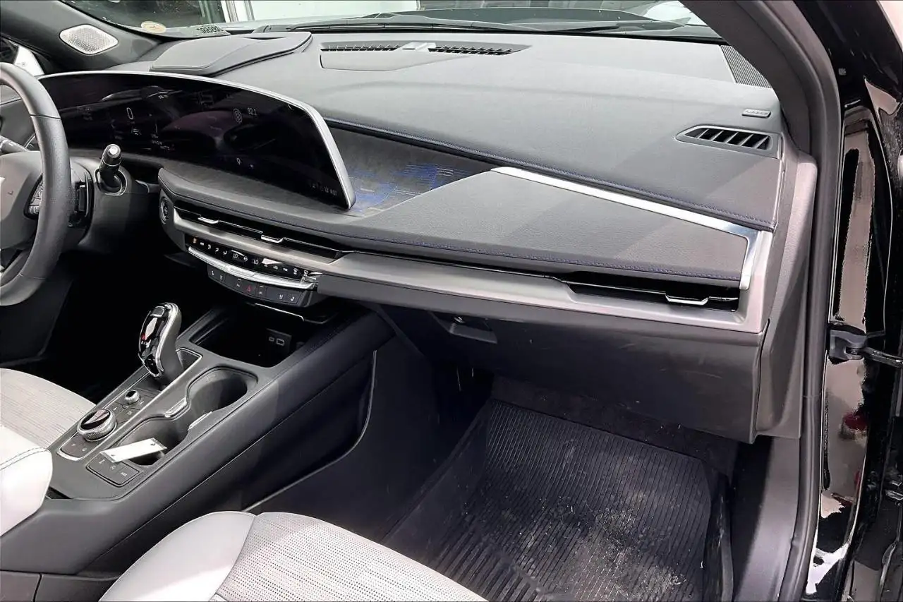 Cadillac XT4 снимка Cadillac XT4