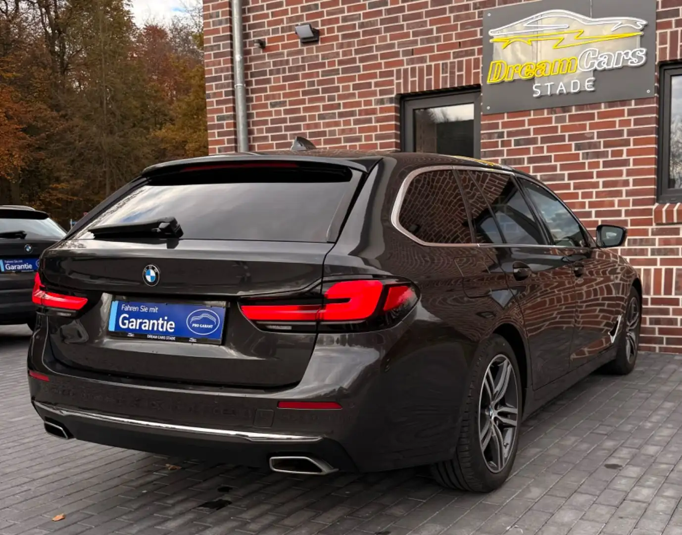 BMW 520 d Luxury Line Virtual*Leder*El.Sitze*Navi Grau - 2