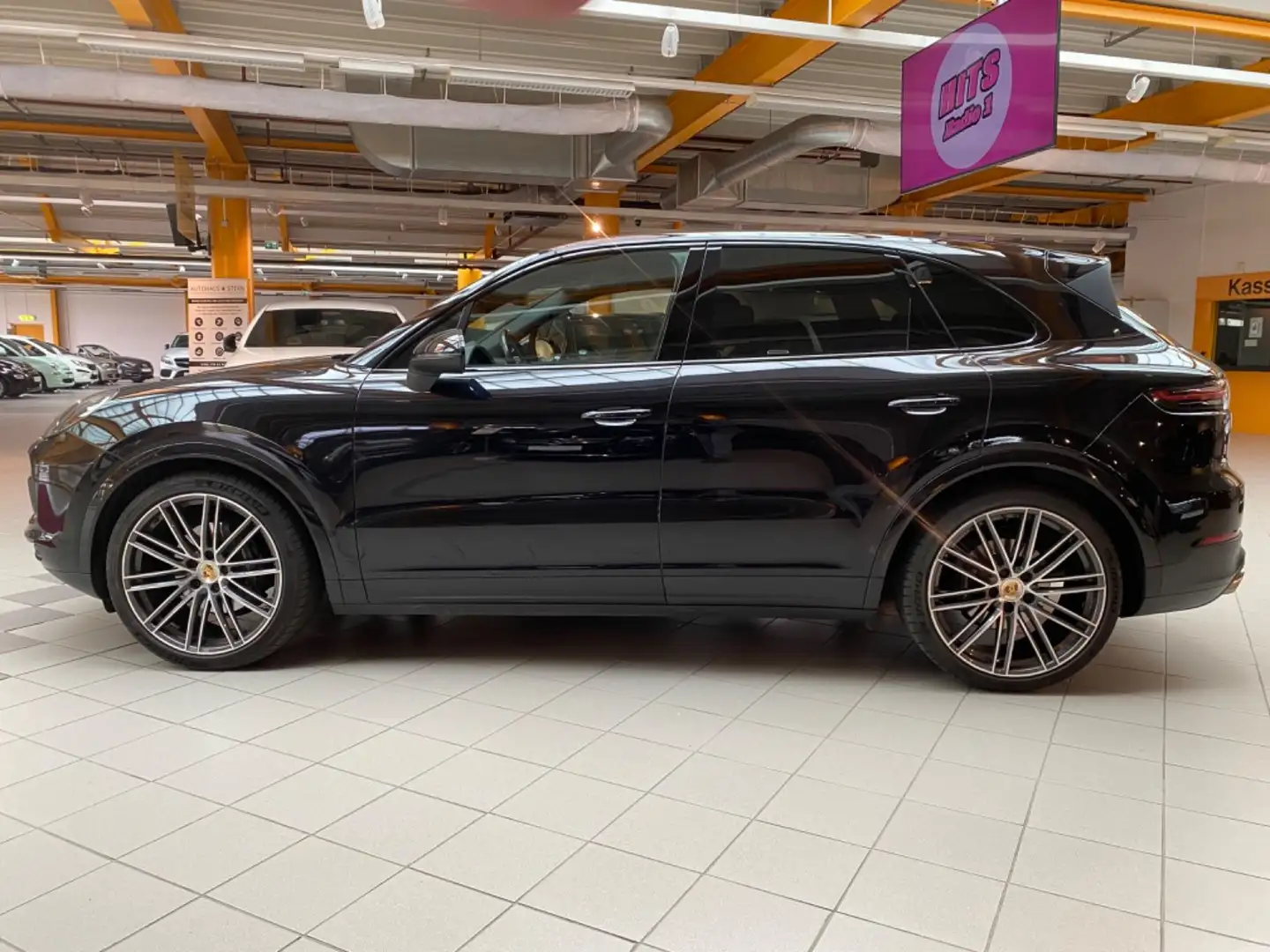 Porsche Cayenne |Approved|Panorama|Kamera|AppleCarPlay|BT Чорний - 2