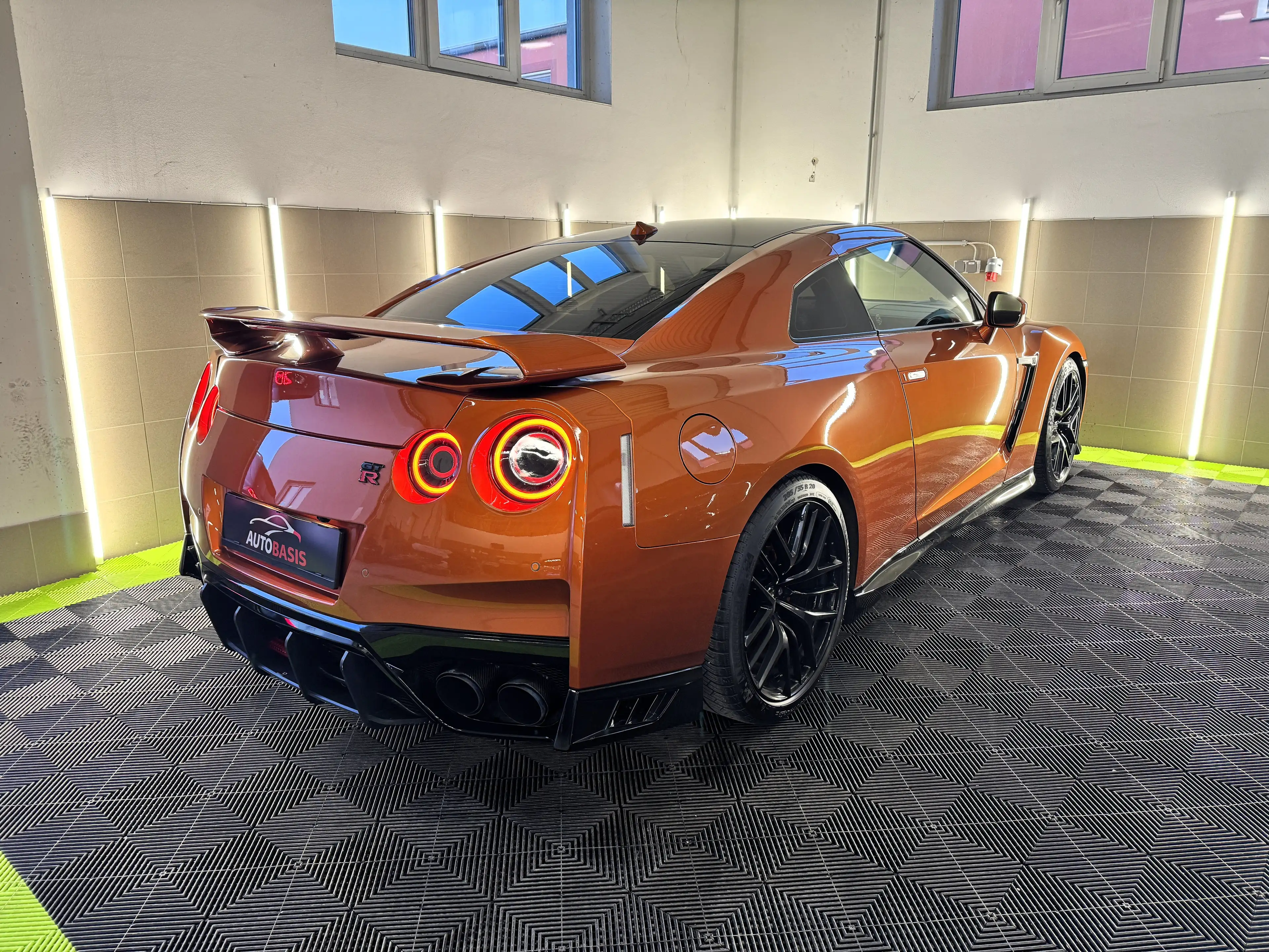 Nissan GT-R R35 Prestige Edition Katsura Orange/Bose/Carbon — photo 8