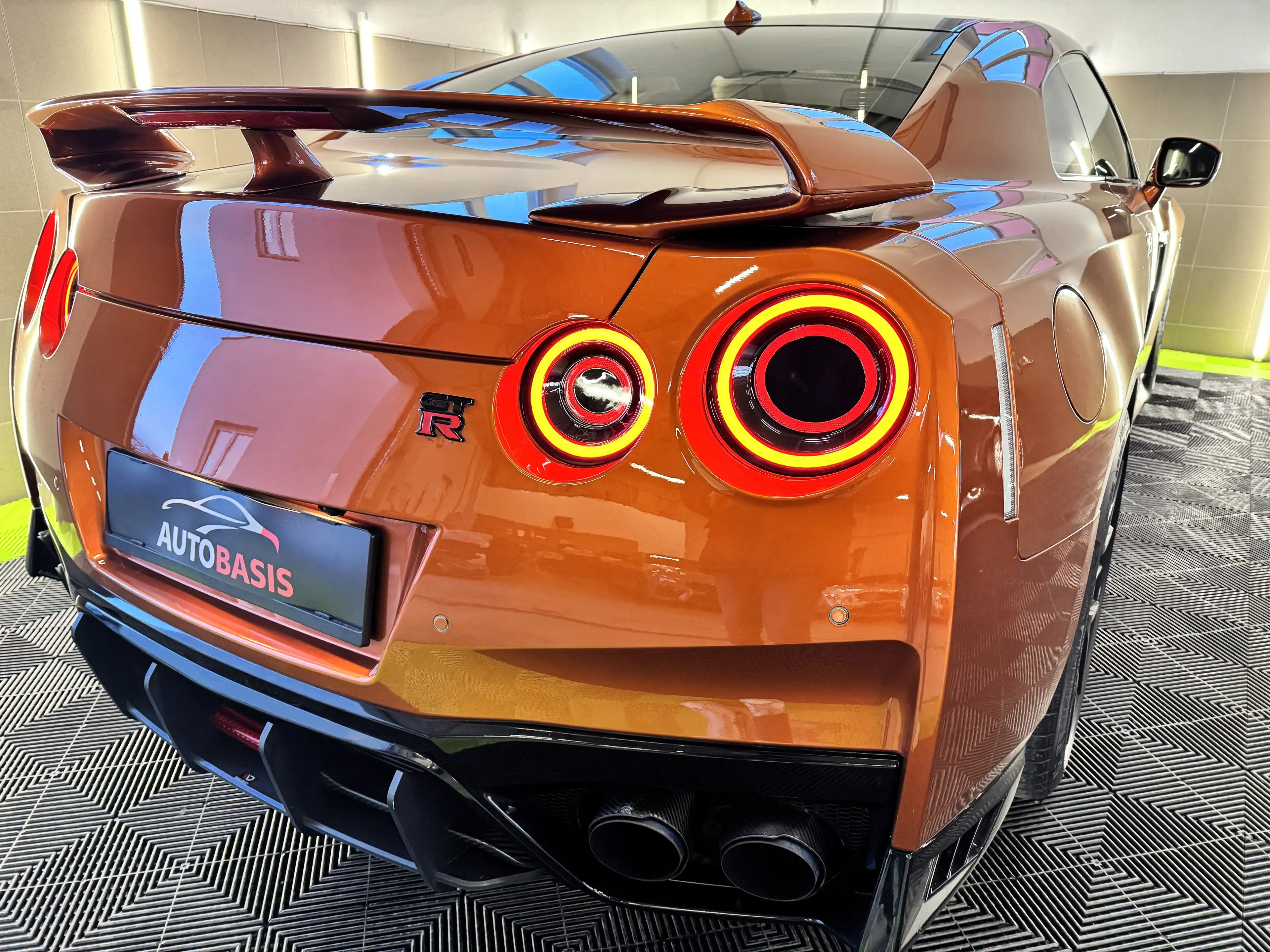Nissan GT-R R35 Prestige Edition Katsura Orange/Bose/Carbon — photo 12