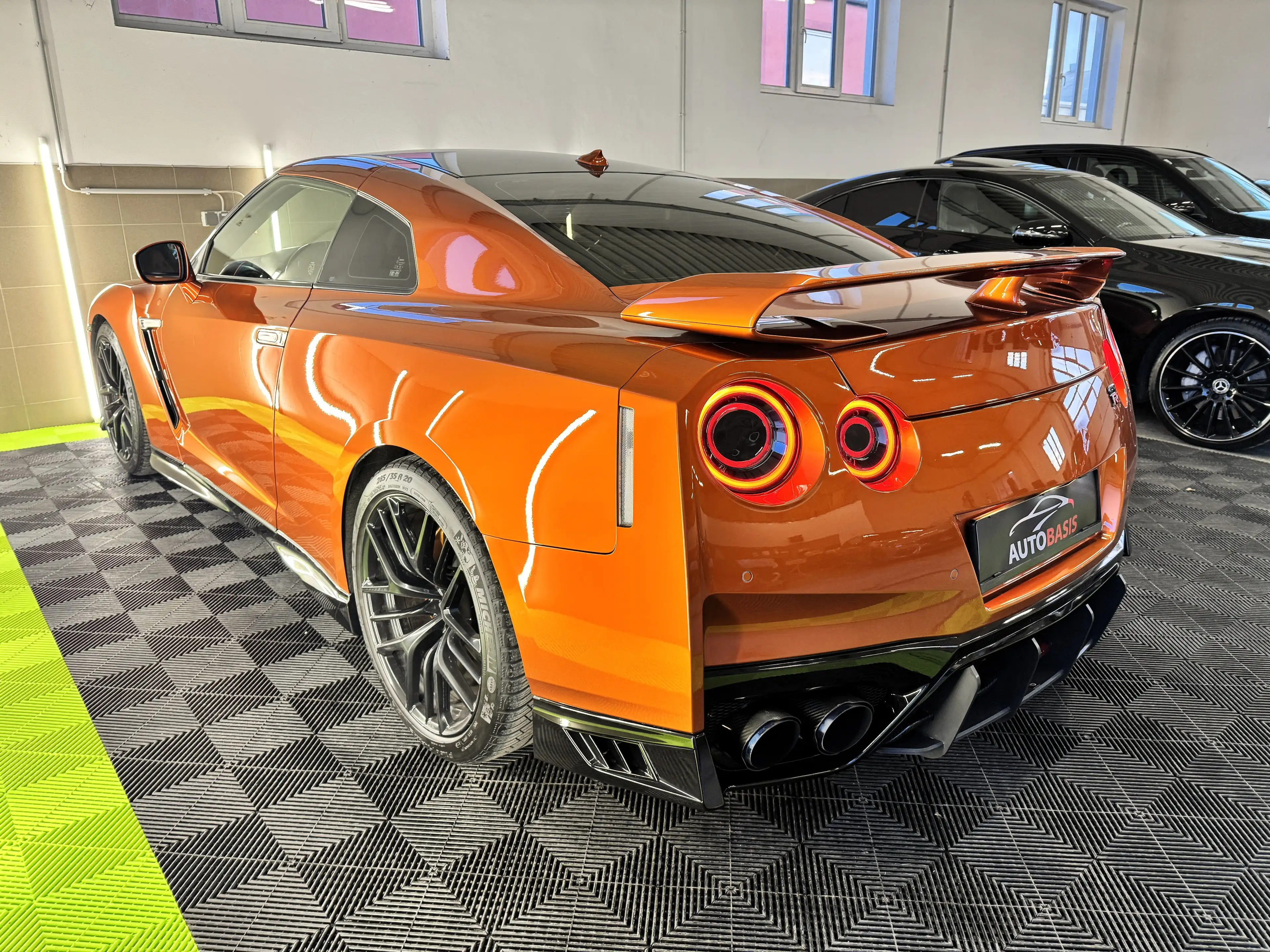 Nissan GT-R R35 Prestige Edition Katsura Orange/Bose/Carbon — photo 15