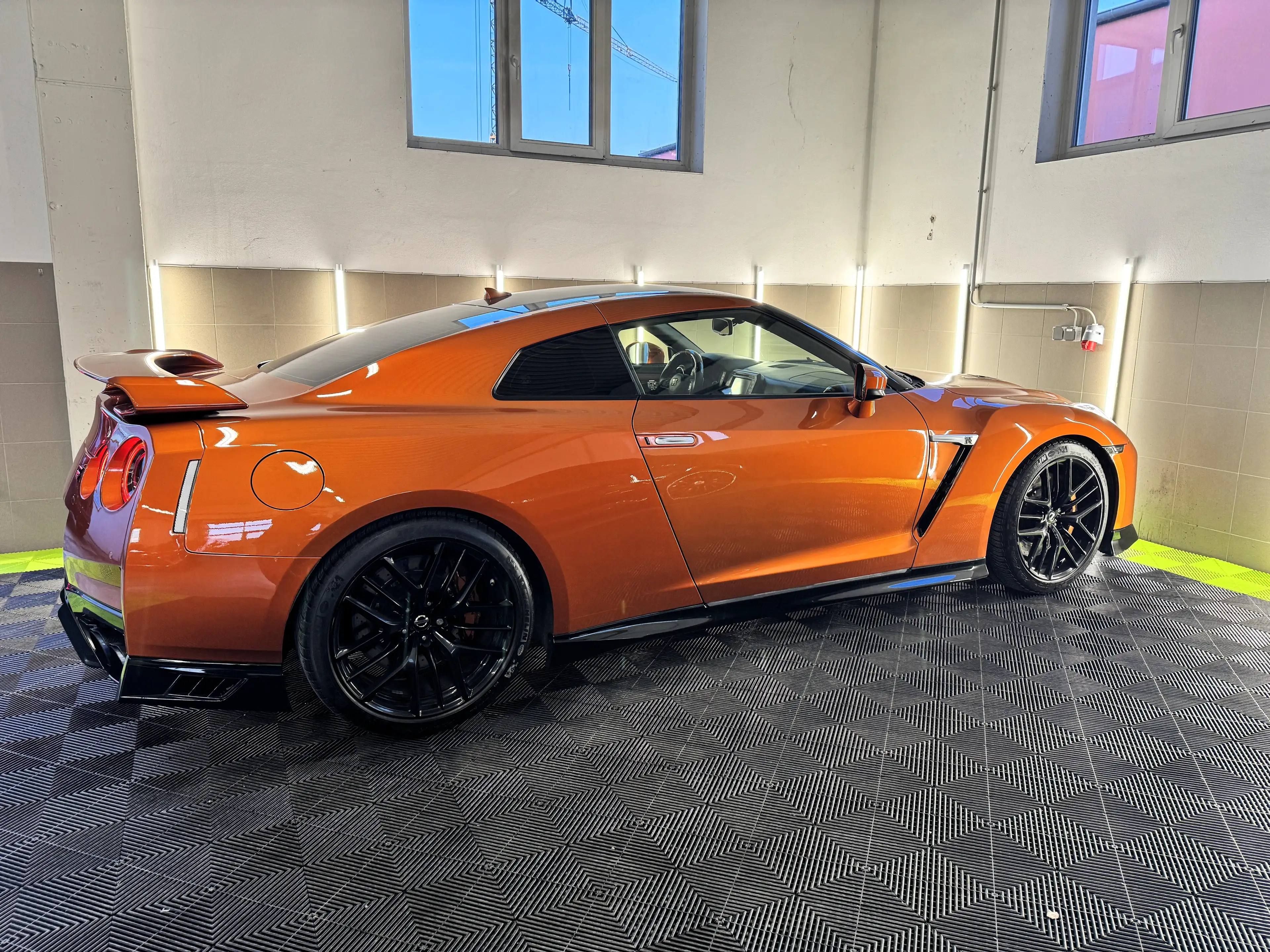 Nissan GT-R R35 Prestige Edition Katsura Orange/Bose/Carbon — photo 9