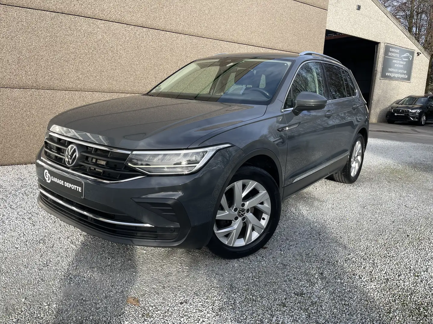 Volkswagen Tiguan Tiguan 2.0 TDI DSG NEW MODEL Grijs - 2