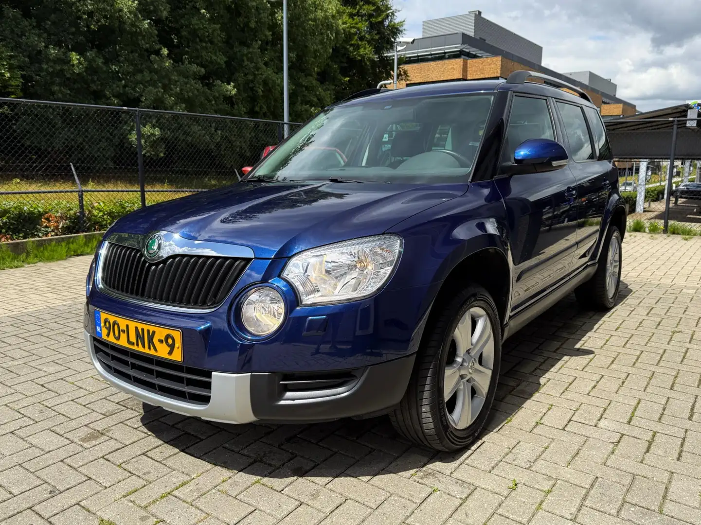 Skoda Yeti 1.2 TSI Elegance - PDC - Cruise Control - Trekhaak Blauw - 2