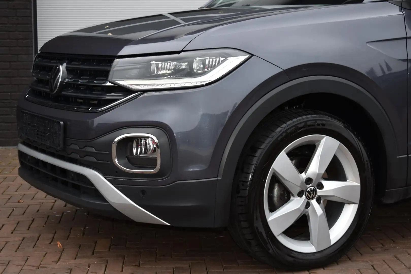 Volkswagen T-Cross 1.5 TSI 150PK DSG7 Style | LED | Carplay | Camera Grijs - 2