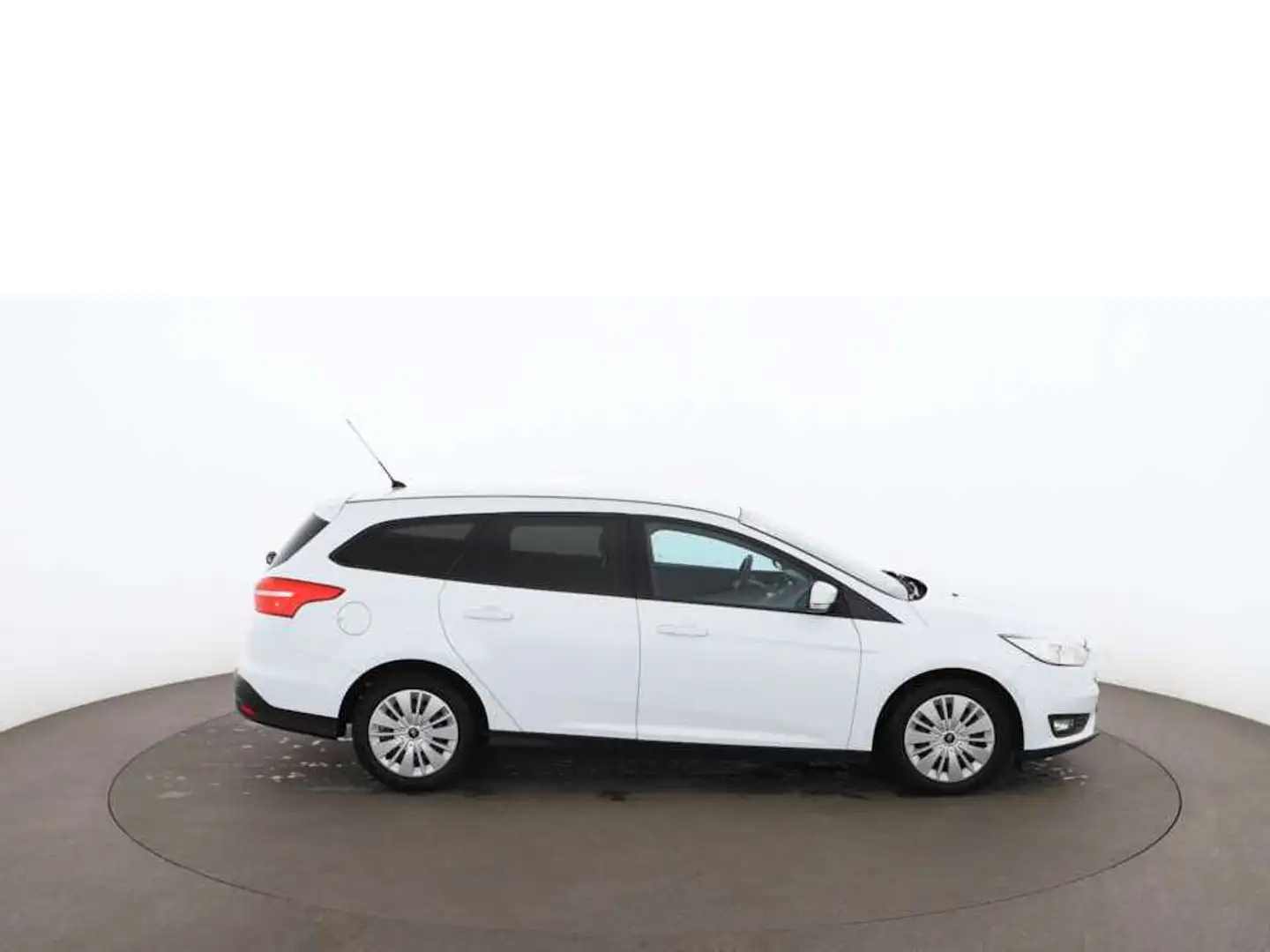 Ford Focus Turnier 1.5 TDCi Business NAVI TEMP PDC Weiß - 2