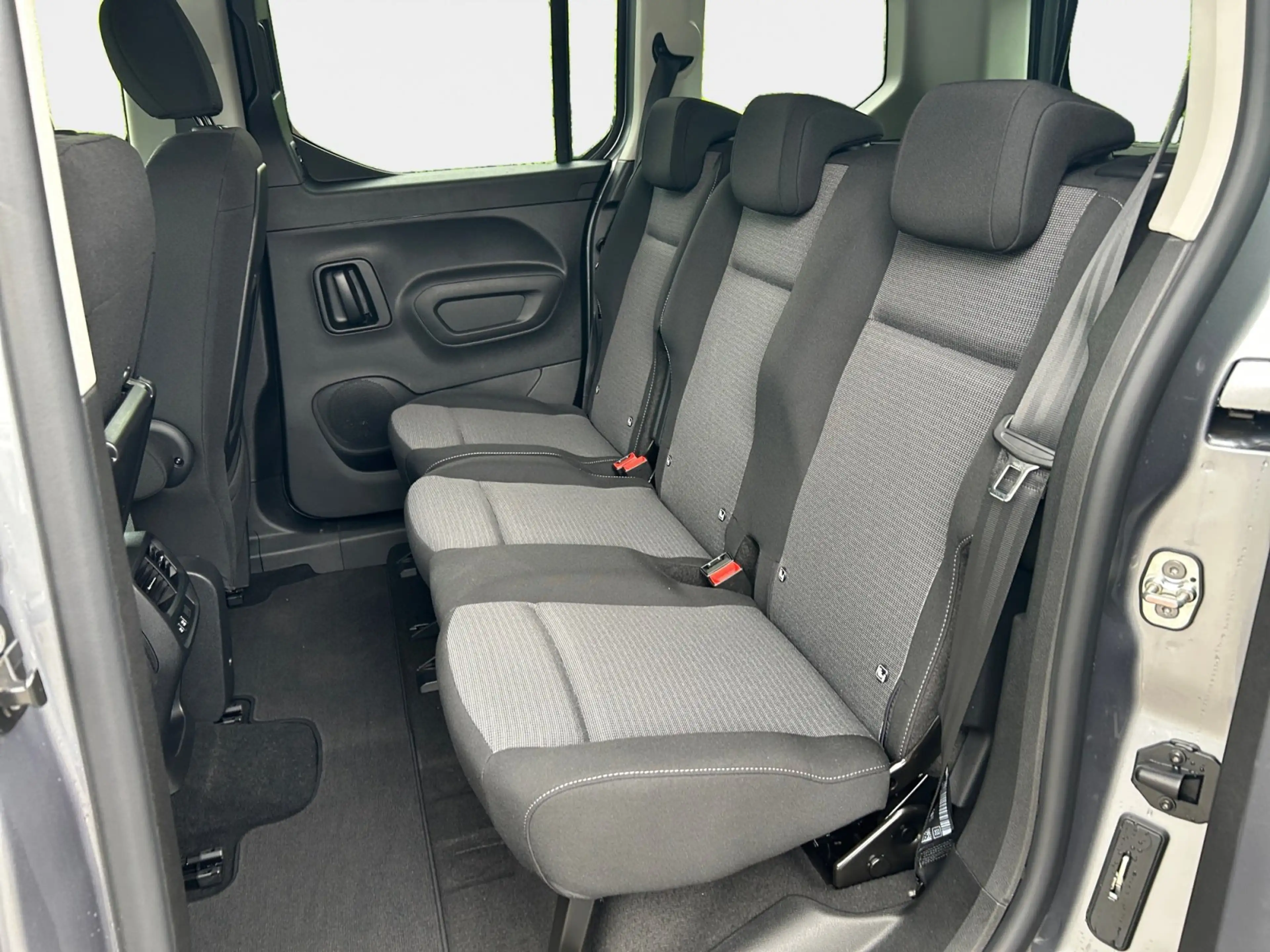 Toyota Proace City Verso Teamplayer L1 1.2-P 110 2xKlima — photo 10