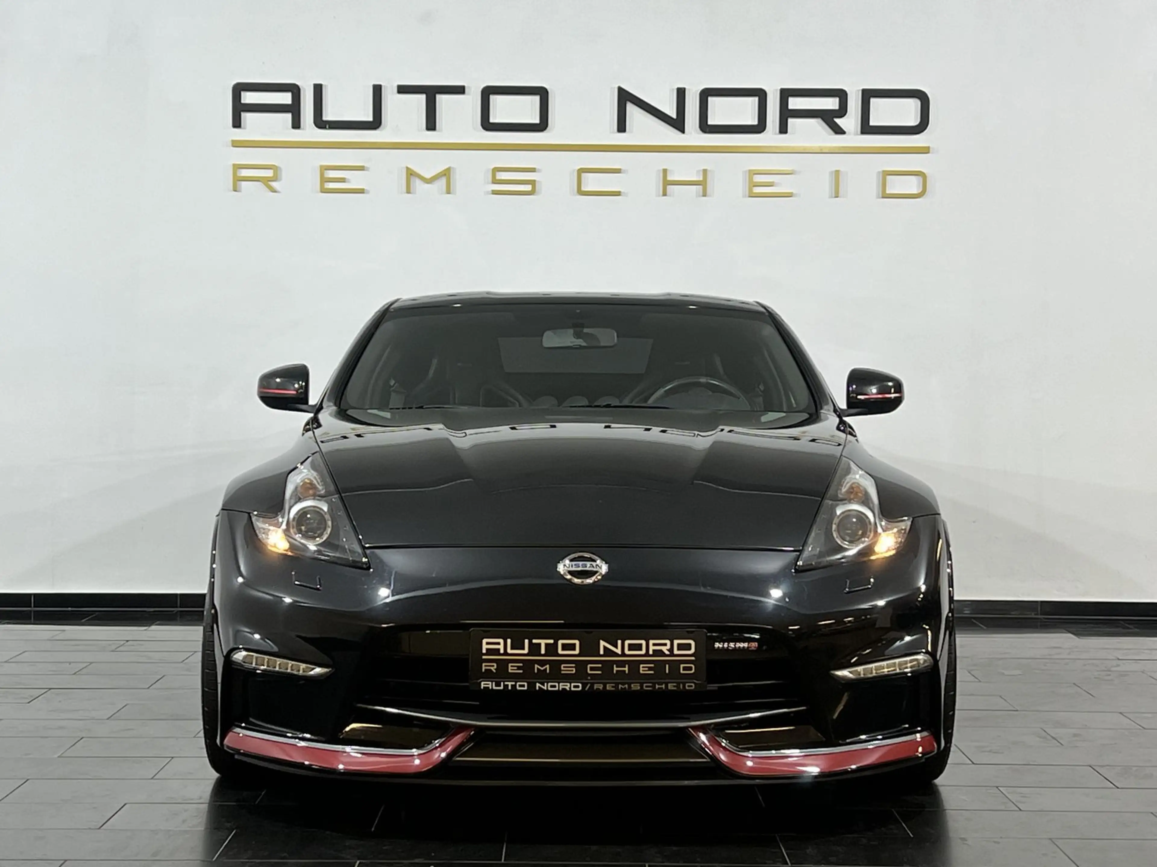 Nissan 370Z Nismo*Schale*Kamera*OPTIK*Navi*Bose* — photo 2