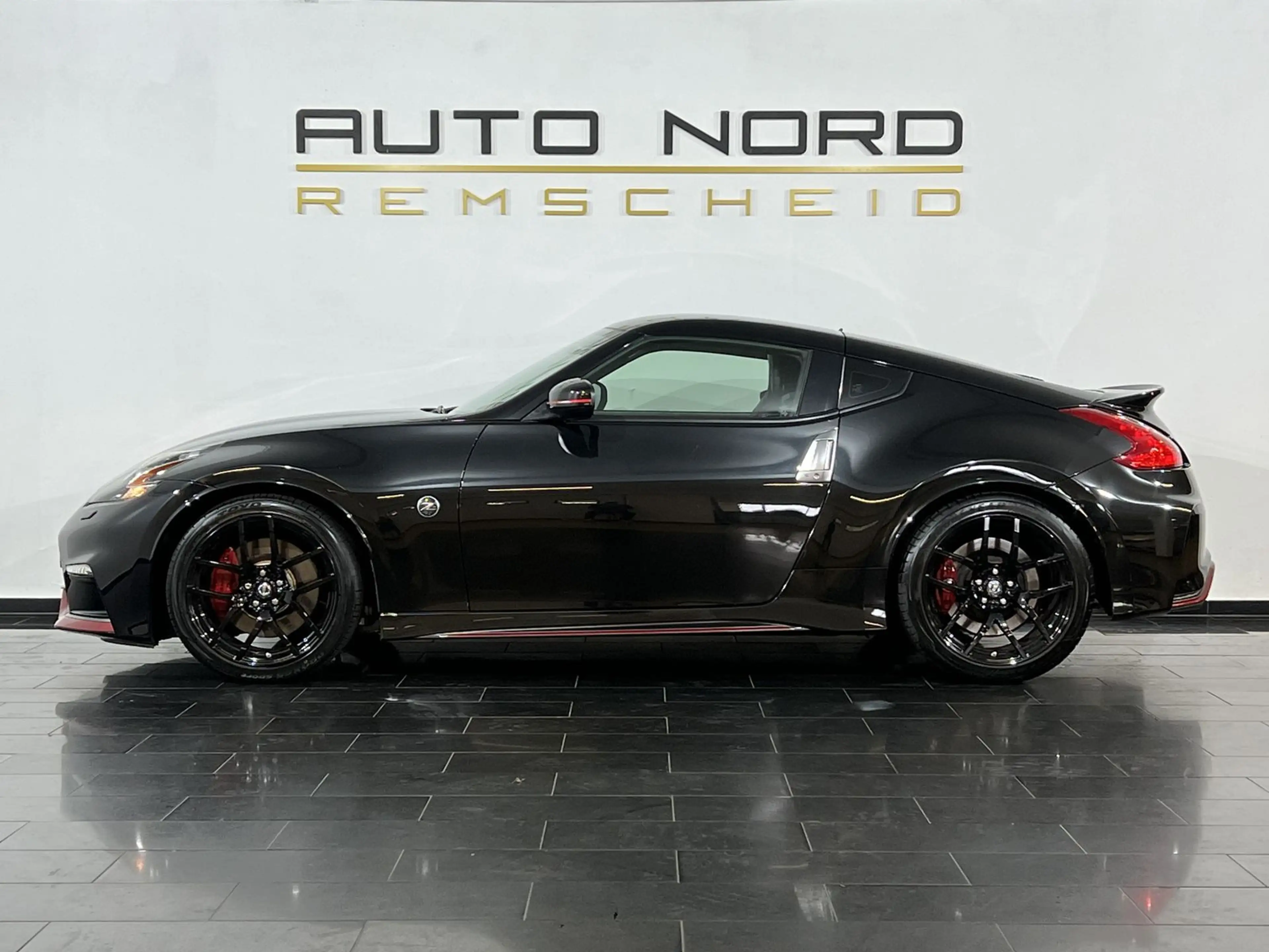 Nissan 370Z Nismo*Schale*Kamera*OPTIK*Navi*Bose* — photo 9