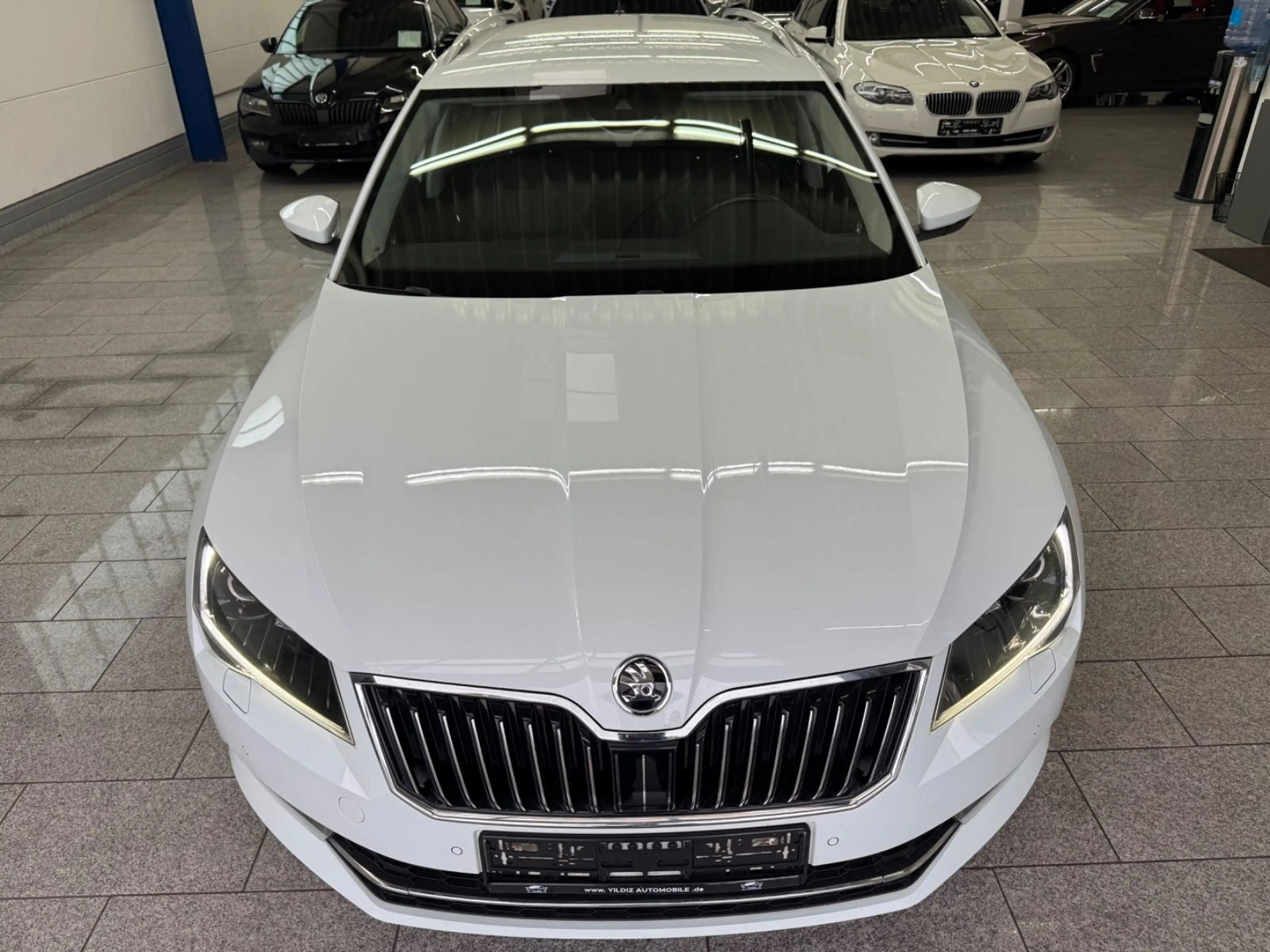 Skoda Superb 2.0 TDI*AUTO*CAM*NAV*BI-XN*MMRY*ACC*STDHZ — photo 3