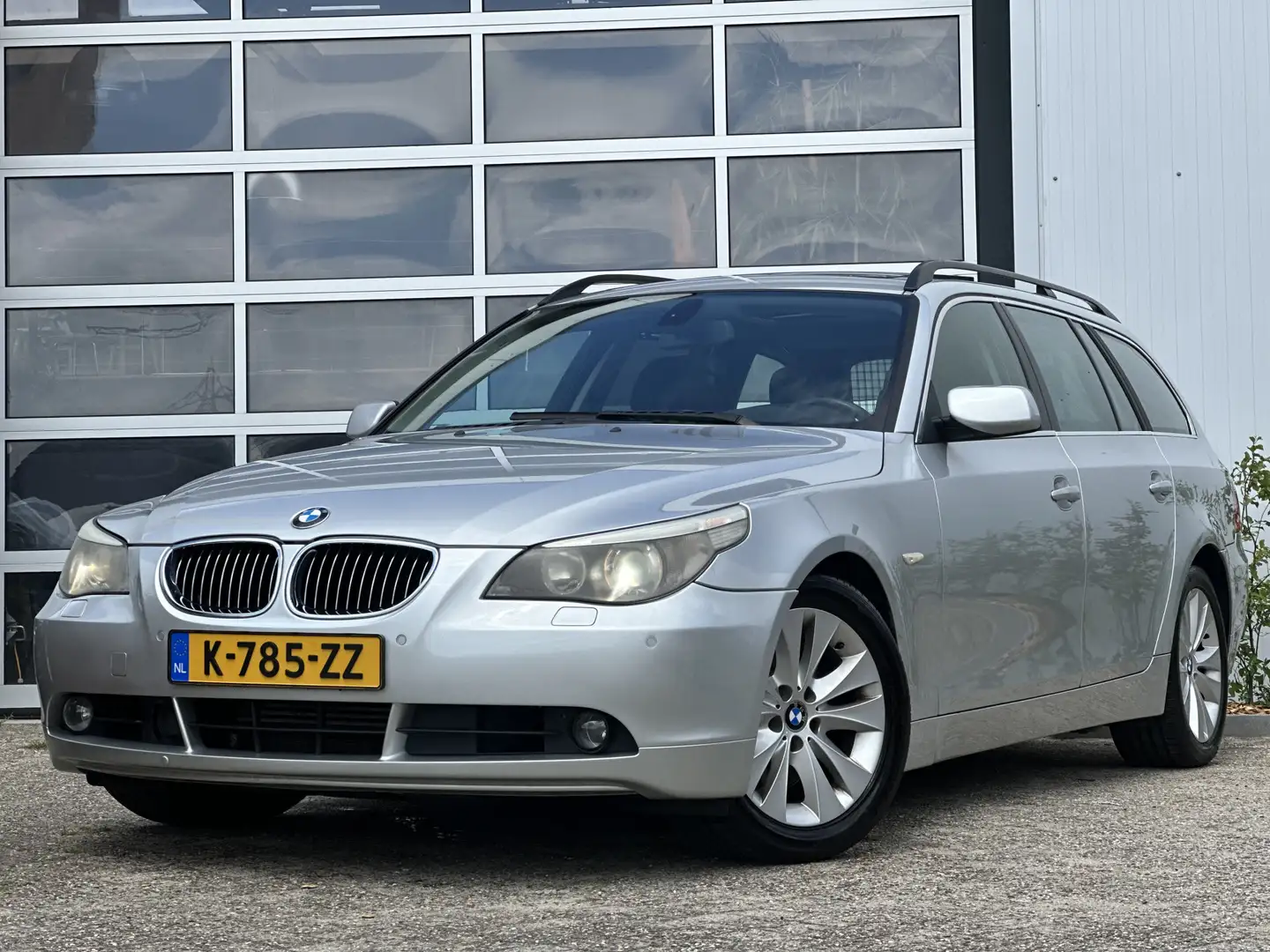 BMW 545 5-serie Touring 545i High Executive 333PK | Youngt Gri - 1