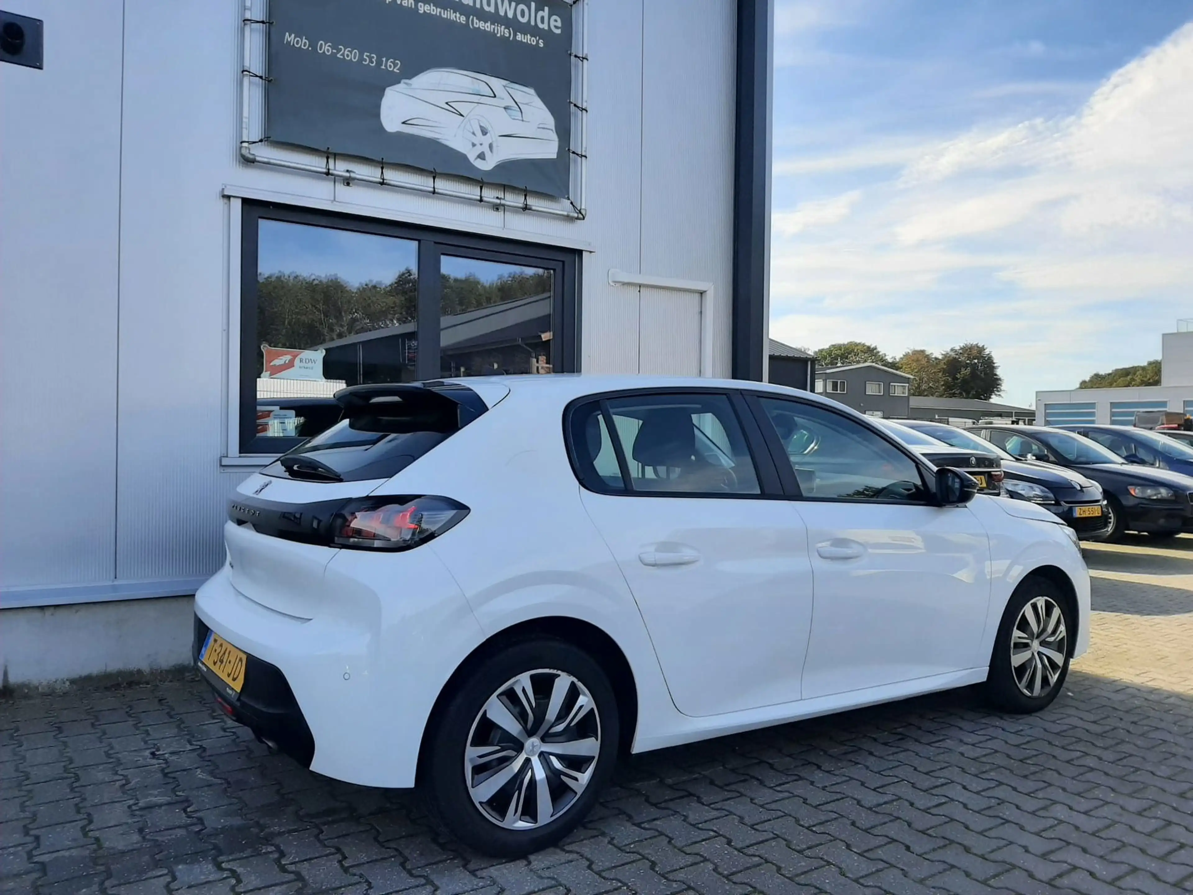 Peugeot 208 1.2 PureTech Active Pack navi clima cruise riem ve — photo 4