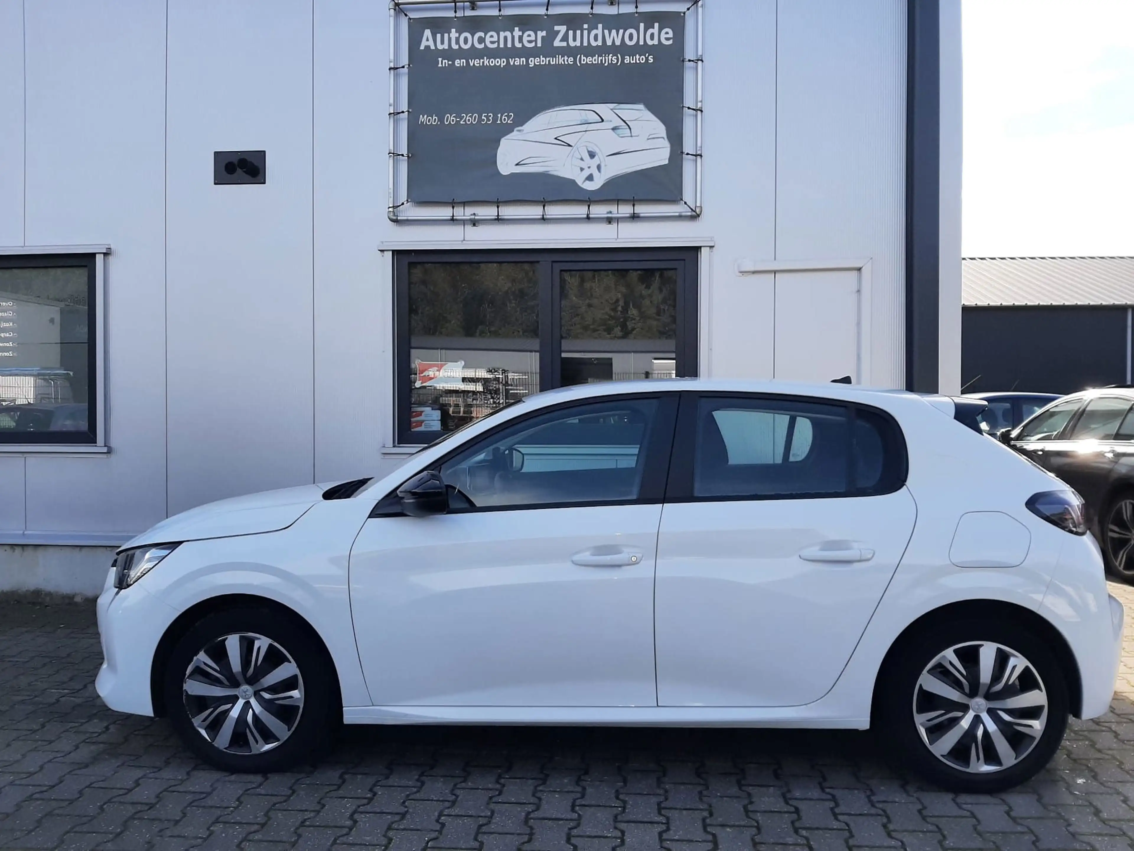 Peugeot 208 1.2 PureTech Active Pack navi clima cruise riem ve — photo 2