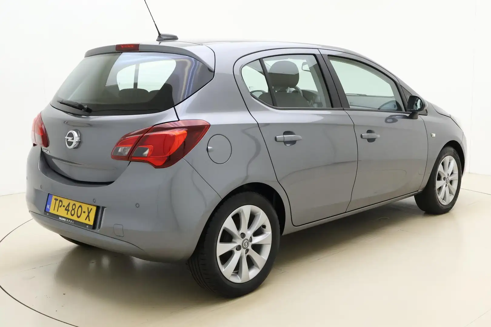 Opel Corsa 1.4 Favourite Airco | Cruise Control | Navigatie | Grijs - 2