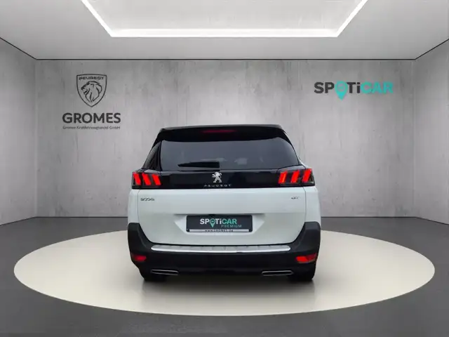 Peugeot 5008 view 4