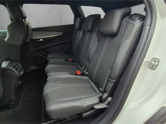 Peugeot 5008 view 8