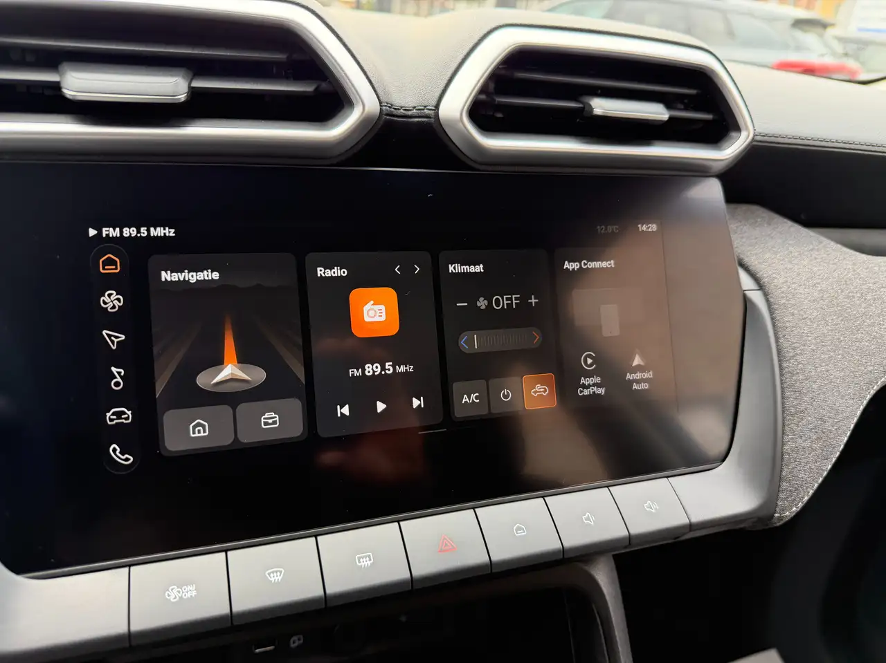 MG ZS 1.5i Comfort 115PK NAV CARPLAY CAM NEW/MODEL 0KM 13