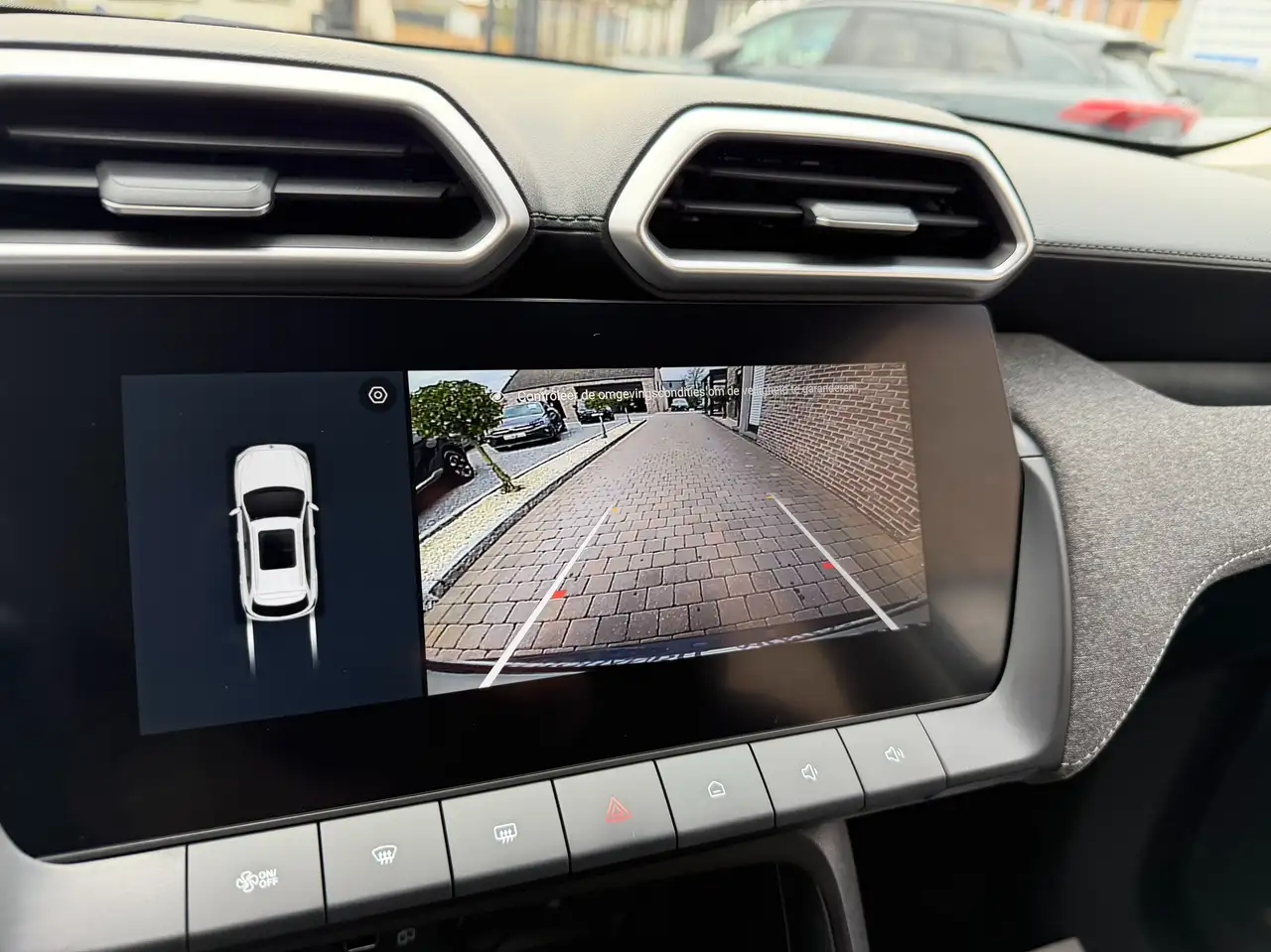 MG ZS 1.5i Comfort 115PK NAV CARPLAY CAM NEW/MODEL 0KM 12