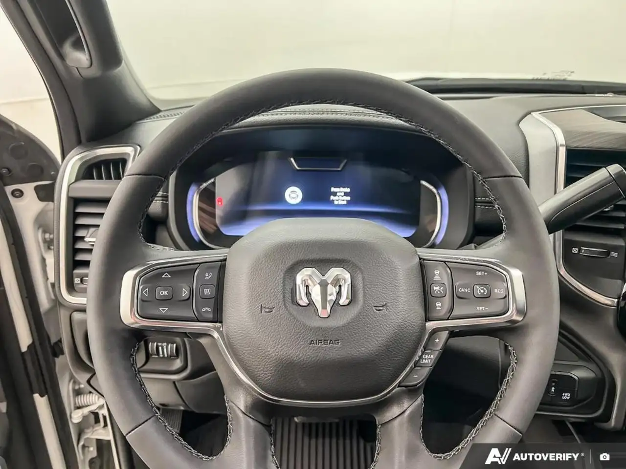 RAM 2500 снимка RAM 2500