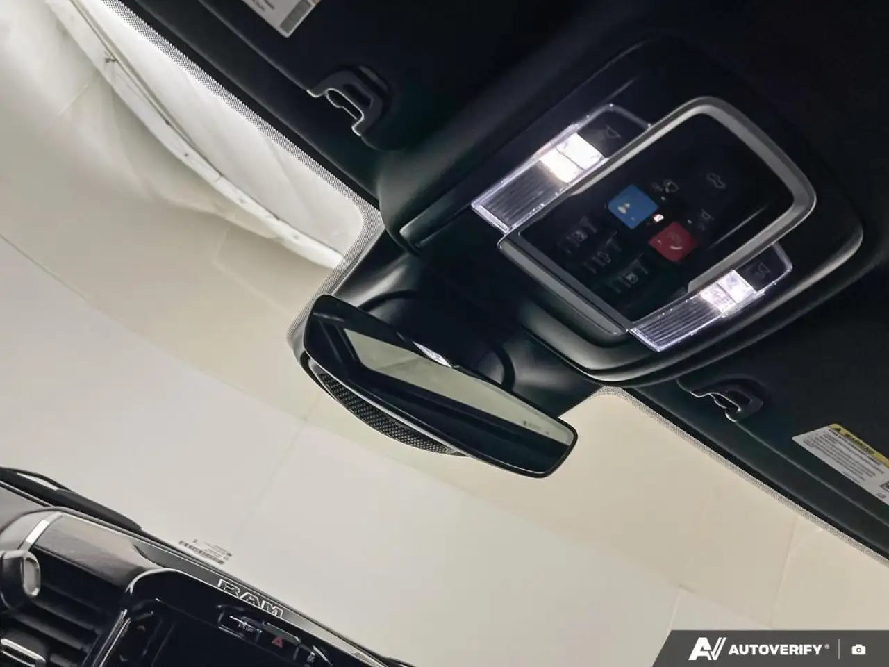 RAM 2500 снимка RAM 2500