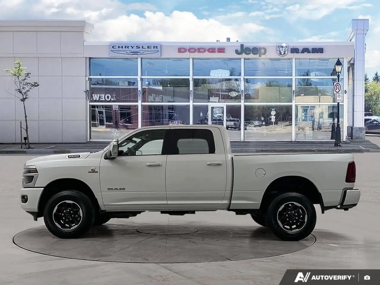 RAM 2500 снимка RAM 2500