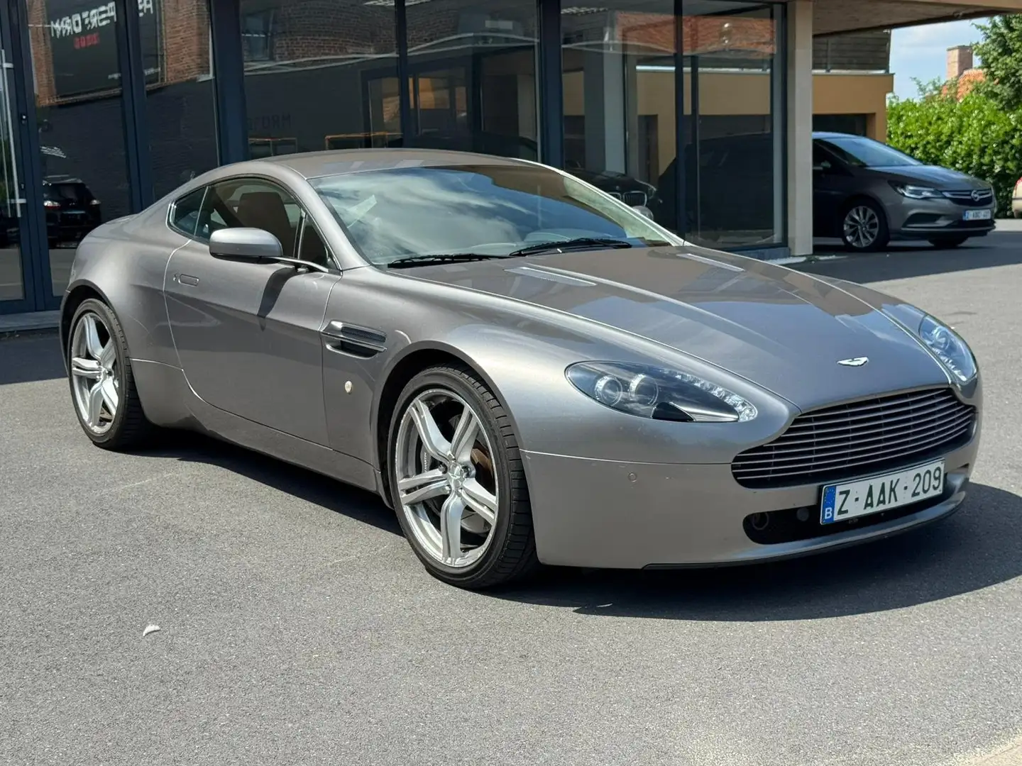 Aston Martin V8 V8 Vantage Stříbrná - 2